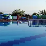 Senam Hotel 2*