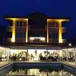 Senam Hotel