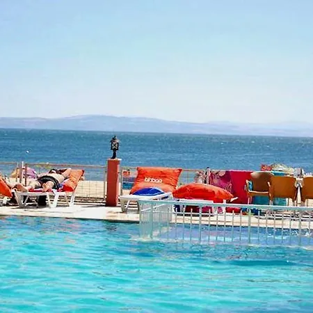 Senam Hotel 2*