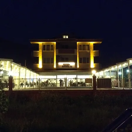 Senam Hotel 2*